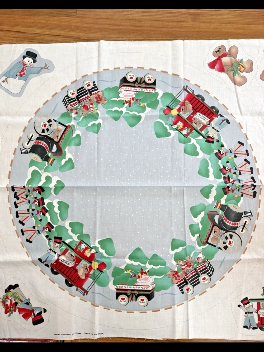 Vintage Daisy Kingdom Holiday Express Cut & Sew Cotton Fabric Tree Skirt 1986